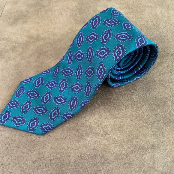 Van Heusen Tie - Picture 1 of 4
